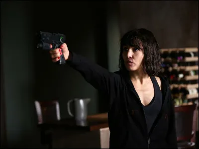 Parmi ces propositions, laquelle correspond à l'image avec Noomi Rapace ?