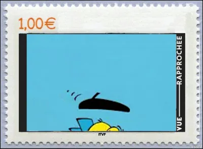 Un accessoire un peu désuet et de célèbres initiales !