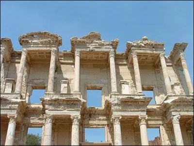 Eratosthne travailla dans l'une des bibliothques les plus importantes de l'Antiquit, laquelle ?