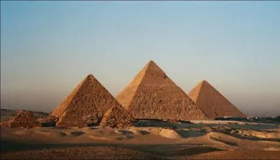 A quelle poque les pyramides de Gizeh ont-elles t construites ?