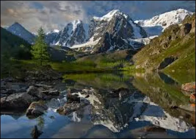 Il en a des voisins ! Quel pays partage ses frontières avec le plus grand nombre de pays ?