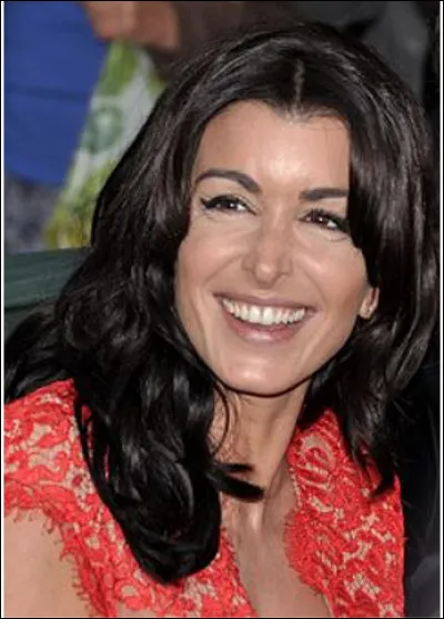 Qui est cette chanteuse et actrice française qui a remporté la première Star Academy en 2002 ?