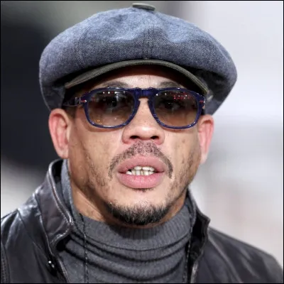 Qui est ce Joey, chanteur et acteur français ?