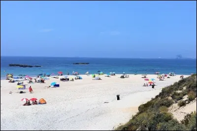Allons au Portugal, sur la plage de Sines, vous pourrez assister ... sur l'Atlantique.