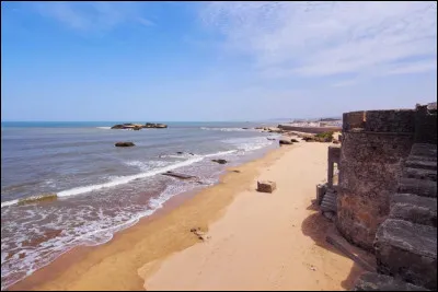 Allons maintenant en Afrique, sur la plage d'Essaouira au Maroc, vous y verrez ...
