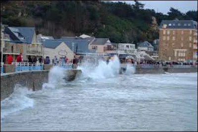 Station balnéaire bretonne, sur la Côte de Granit rose, Trébeurden se situe dans le département ...