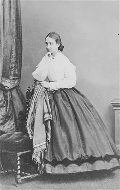 À quel âge se marie Marie-Amélie d'Orléans (1851-1870) ?