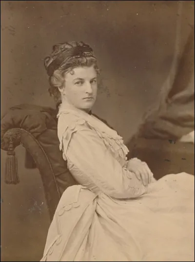 Vrai ou faux ? Amélie de Saxe-Cobourg-Gotha est une Dame de l'ordre de Sainte-Élisabeth (Royaume de Bavière).