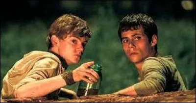 Lors de la fête de bienvenue, Newt explique à Thomas les choses les plus importantes à savoir. Il dit que le maton des coureurs est...