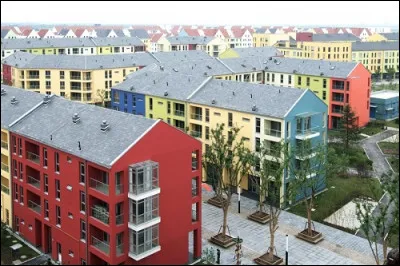 Anting est sensée être l'imitation d'une ville ... (Complétez !)