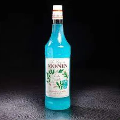 Comment appelle-t-on ce sirop de menthe aromatisé au menthol, parfois artificiellement coloré en bleu ?