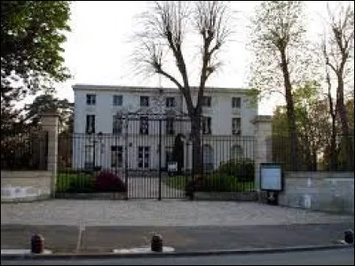 Ville francilienne, dans la vallée de Montmorency, Margency se situe dans le département ...