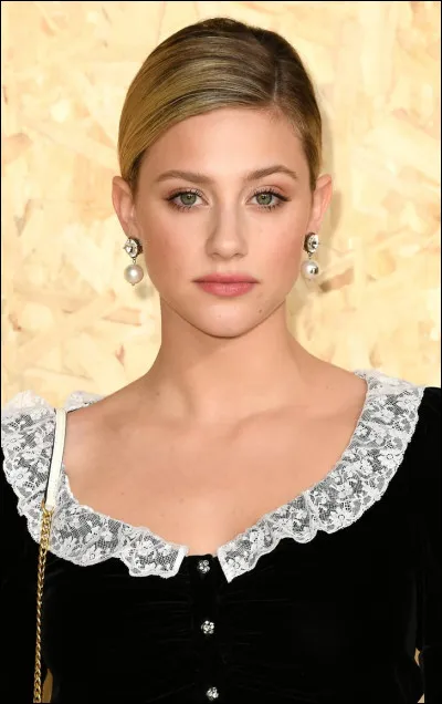 Avec qui Lili est-elle en froid depuis le mois de mai 2022 ?