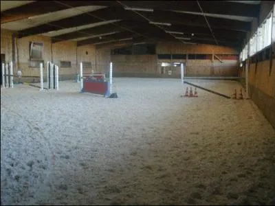 Quelles sont les lettres des 2 diagonales du mange ?