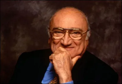 Qui est ce cinéaste, réalisateur du film ''Mille milliards de dollars'' ?