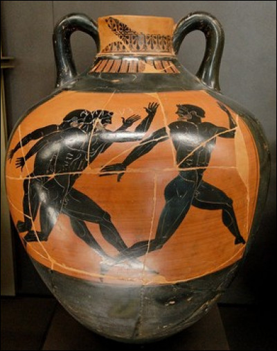 Les Jeux olympiques antiques sont des concours sportifs pentétériques. Que signifie ce mot ?