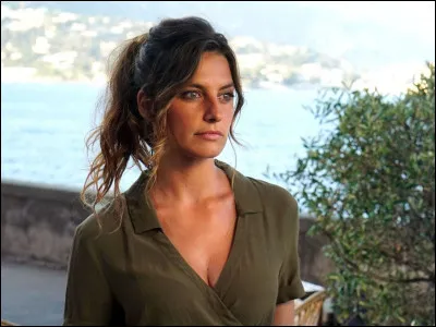 Dans quelle série incarnait-elle le rôle de Mélanie Rinasto ?