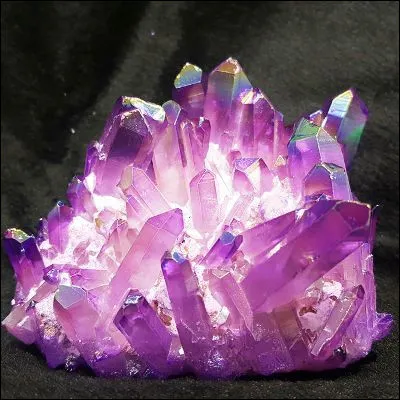 Lequel de ces termes d&eacute;signe une vari&eacute;t&eacute; de quartz de teinte violette ?