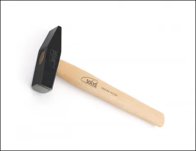 Complétez ce dialogue : 
Fadhil : Tu peux me passer ton marteau, s'il te plaît ?
Shofi : Pour quoi faire ?