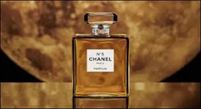 Le parfum Chanel N°5 est-il plus ou moins ancien que le parfum Miss Dior de Christian Dior ?