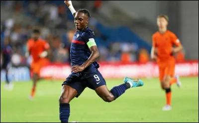 Dans quel club est Mathys Tel ?