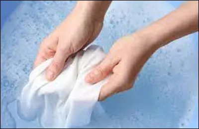 Et celui qui s'occupera de la nettoyer devra effectuer une sacrée...