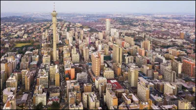 Pretoria est la capitale administrative de l'Afrique du Sud. Ce pays se situe en :
