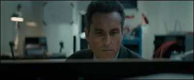 Quelle est cette série diffusée sur TF1 avec l'acteur Vincent Elbaz ?