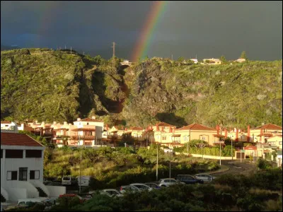 Quelle est l'aire de répartition d'origine de la truite arc-en-ciel ?