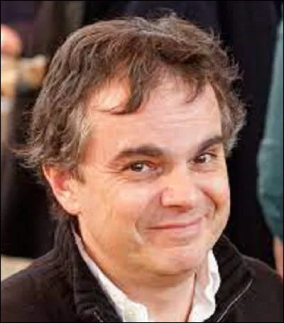 Qui est cet écrivain, auteur du roman ''L'Île des gauchers'' ?