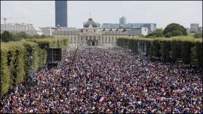 Quelle est la ville la plus peuplée de France avec 2,175 millions d'habitants ?