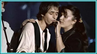 Quel(s) titre(s) interprète-t-il avec la chanteuse Sirima ?