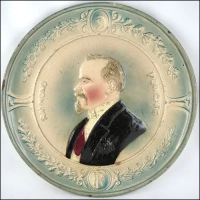 Le mathématicien Henri Poincaré était le cousin de Raymond Poincaré.