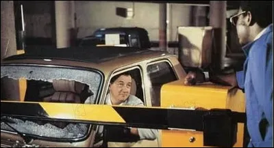 Dans quel film cet acteur bien connu n'a-t-il guère de chance au parking avec sa R5 ?