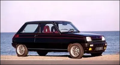 Quelle est cette version bodybuildée qui sort en 1976 pour concurrencer la Golf GTI ?