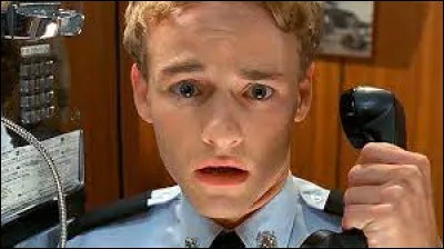 Qui va voir Francis à l'école militaire ?