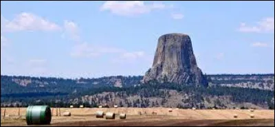 "Nous ne sommes pas seuls. Ils arrivent", de quel film est-ce le slogan ?