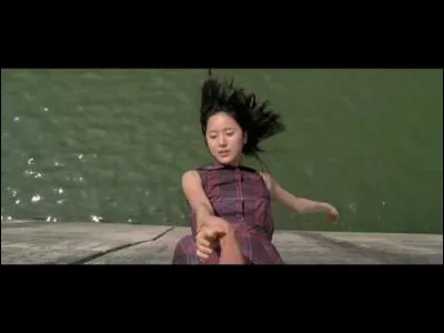 "Séquestré pendant 15 ans. Par qui ? Pourquoi ?", de quel film est-ce le slogan ?