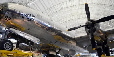 En 1981, quel groupe chantait "Enola Gay" ?