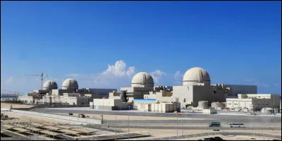 Quel est cet Etat du monde arabe qui a &eacute;t&eacute;, en 2021, le premier a mettre en service une centrale nucl&eacute;aire dans cette r&eacute;gion du monde ?
