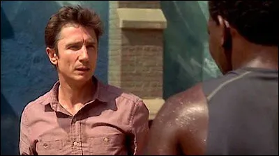 Où a travaillé Andrew Tyge, le nouveau détenu de Sona ?