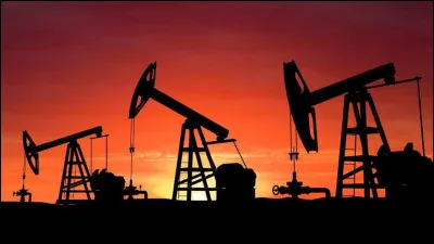 Depuis quand l'industrie du raffinage du pétrole existe-t-elle en France ?