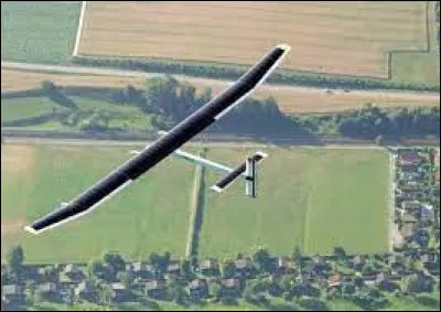 Technologie : Quel exploit a réalisé Solar Impulse dans la nuit du 7 au 8 juillet 2010 ?