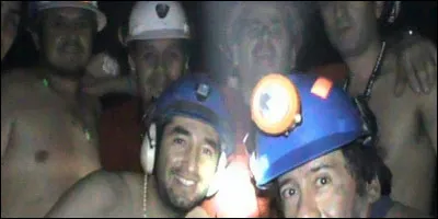 Fait divers : Dans quel pays 33 mineurs sont-ils restés bloqués sous terre pendant des mois avant d'être secourus le 13 octobre 2010 ?