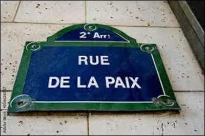 Qui est l'auteure-compositrice et interprète du titre ''Rue de la Paix'' ?