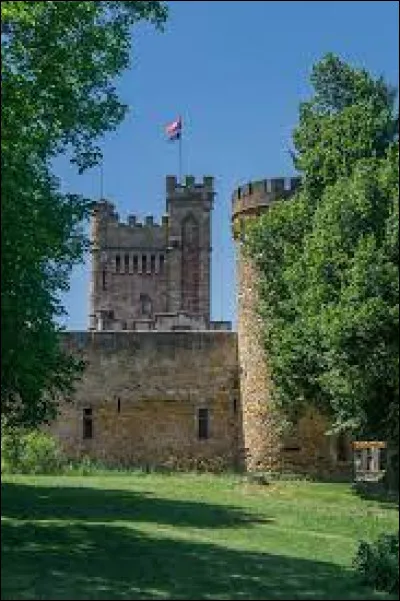Je vous propose de partir en Auvergne-Rhône-Alpes, à la découverte du château de la Grange Fort, aux Pradeaux. Village de l'aire d'attraction Issoirienne, il se situe dans le département ...