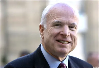 Monde : En 2008, Barack Obama est élu président des États-Unis. Qui était son adversaire dans le camp républicain ?