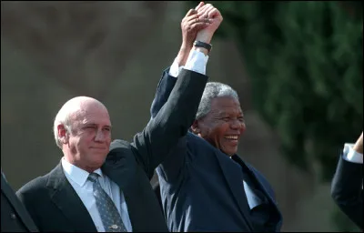 Monde : Qui remporte le prix Nobel de la Paix aux côtés de Nelson Mandela ?