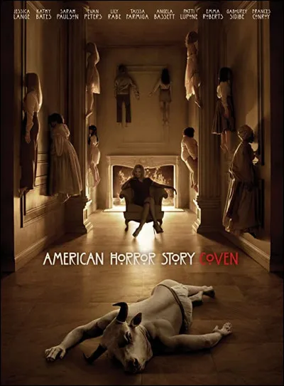 Quelles saisons de la série "American Horror Story" ont réuni Sarah Paulson, Evan Peters, Jessica Lange, Kathy Bates, Angela Bassett, Frances Conroy et Emma Roberts ?