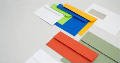 Que signifie l'expression "Être dans les petits papiers de quelqu'un" ?